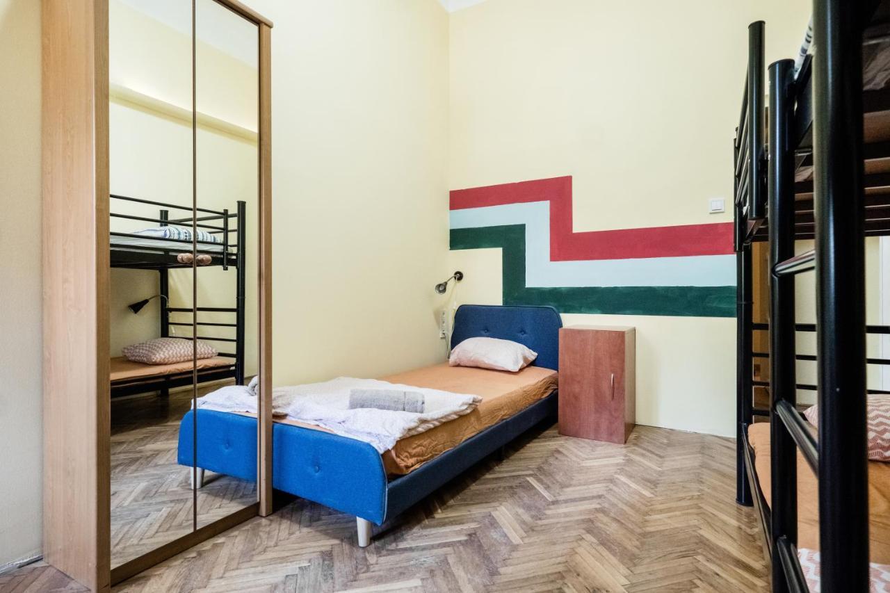 Baroque Hostel & Coworking Budapest Exteriör bild