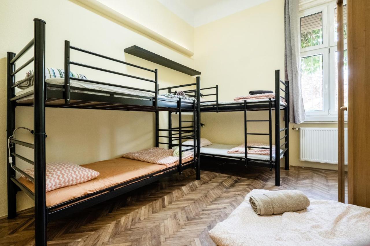 Baroque Hostel & Coworking Budapest Exteriör bild