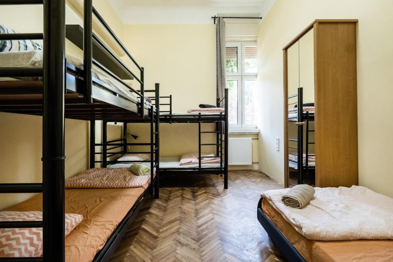 Baroque Hostel & Coworking Budapest Exteriör bild