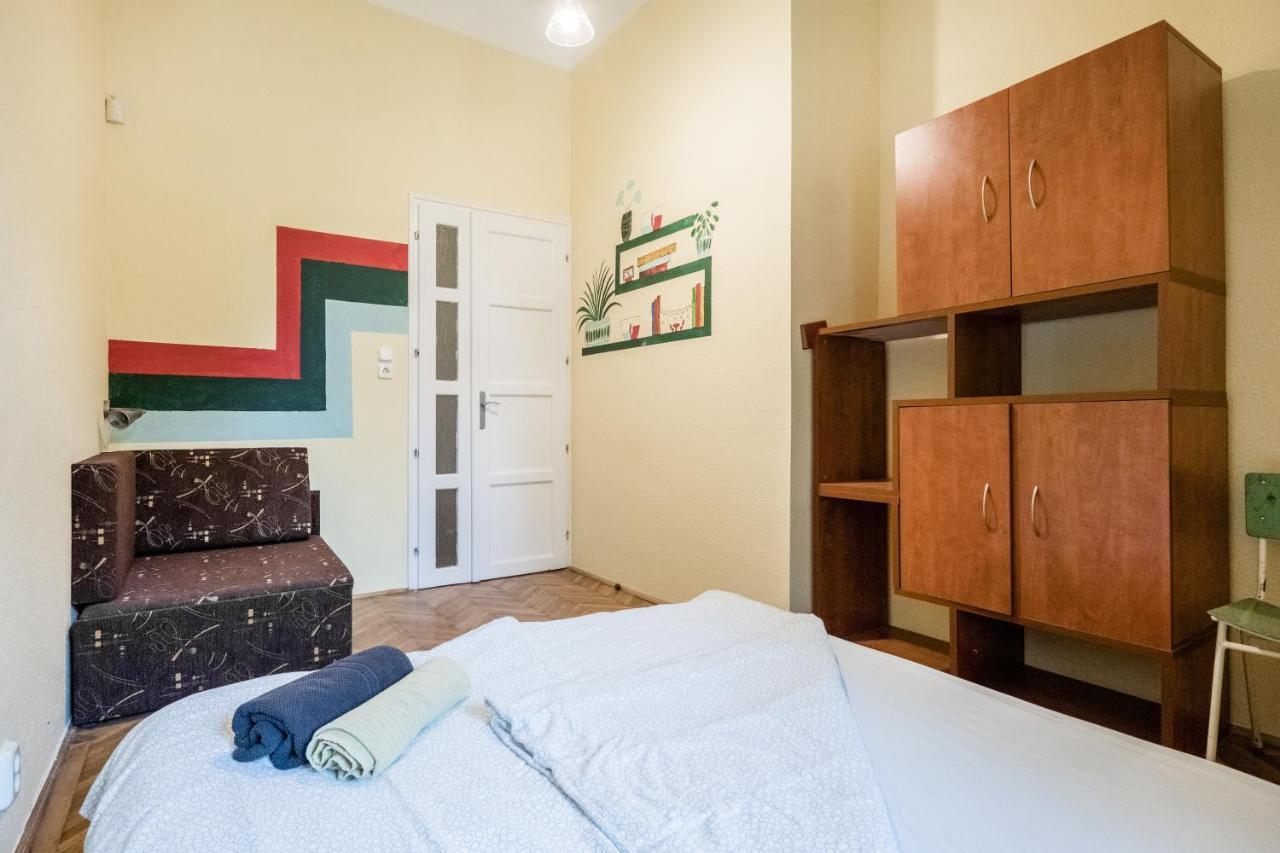 Baroque Hostel & Coworking Budapest Exteriör bild