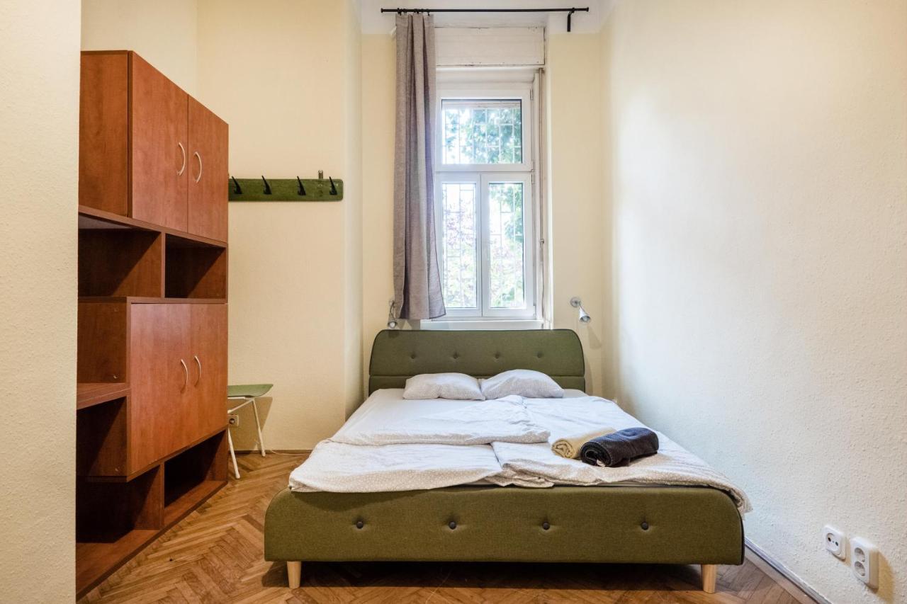 Baroque Hostel & Coworking Budapest Exteriör bild