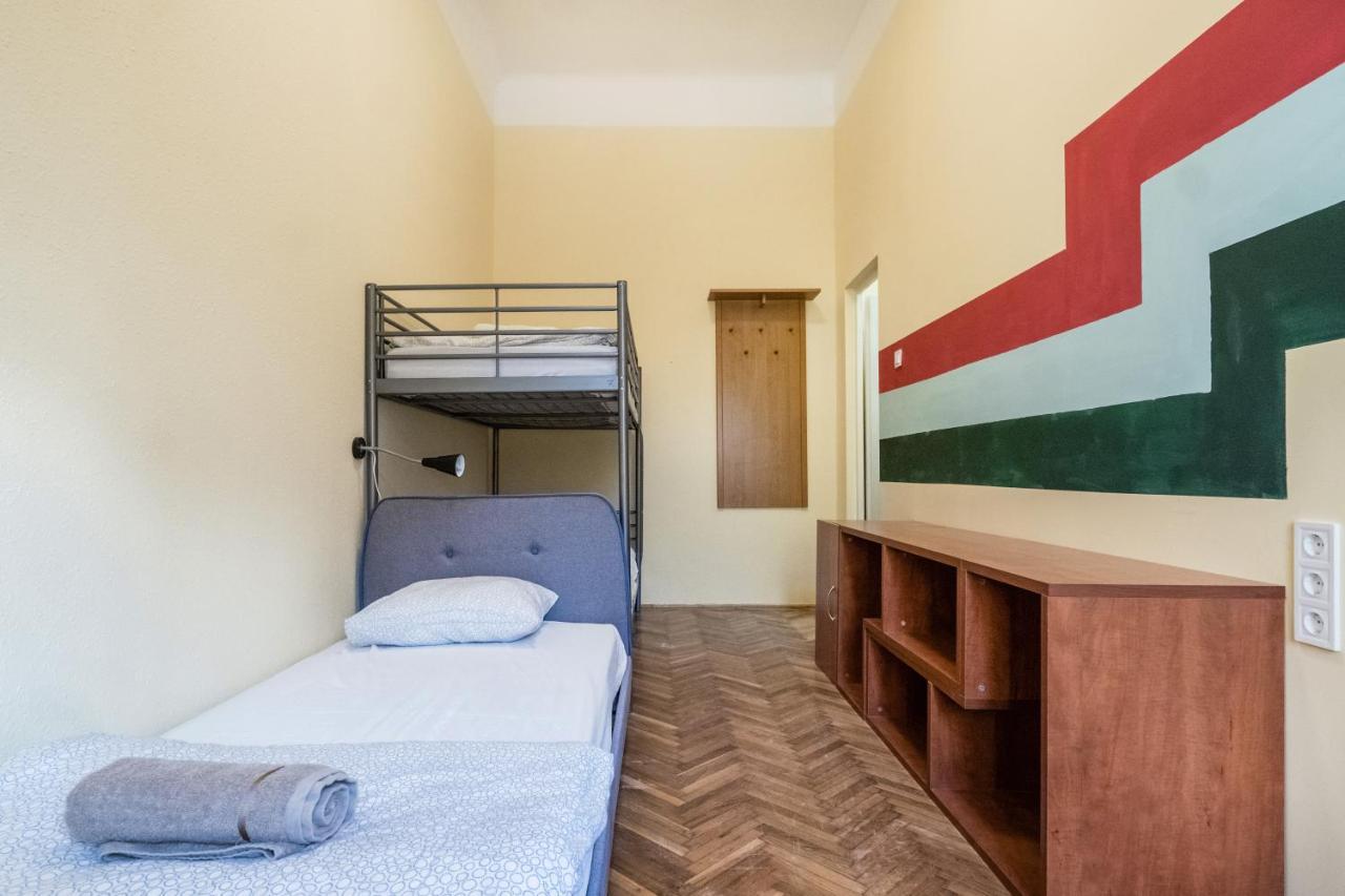 Baroque Hostel & Coworking Budapest Exteriör bild