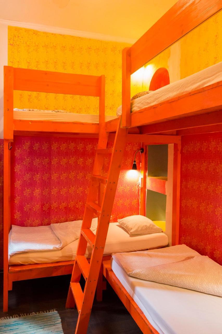 Baroque Hostel & Coworking Budapest Exteriör bild