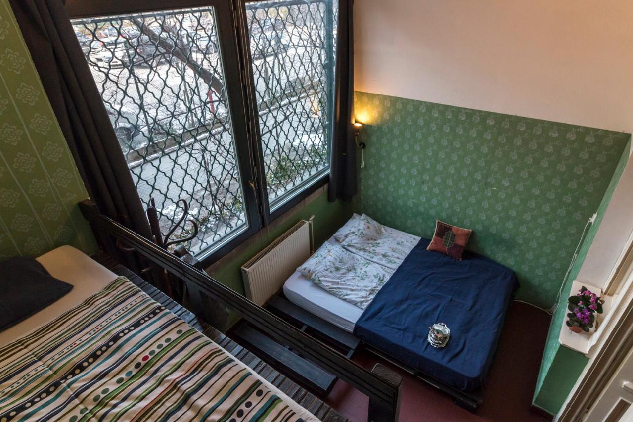 Baroque Hostel & Coworking Budapest Exteriör bild