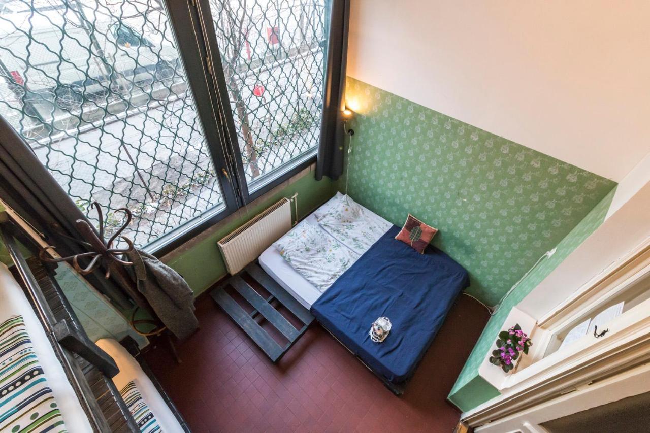 Baroque Hostel & Coworking Budapest Exteriör bild